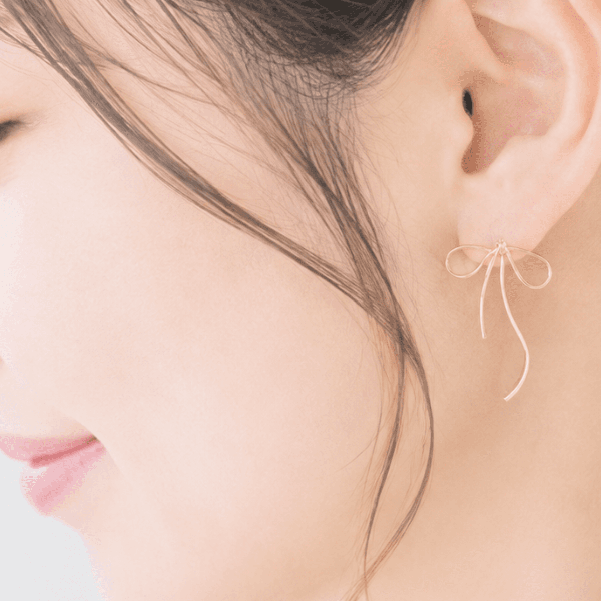 【Luwe-2】大人可愛いを叶える、ワイヤーリボン　ミニ　ピアス/樹脂ノンホール　華奢 大人 上品 フェミニン 結婚式 | 7枚目